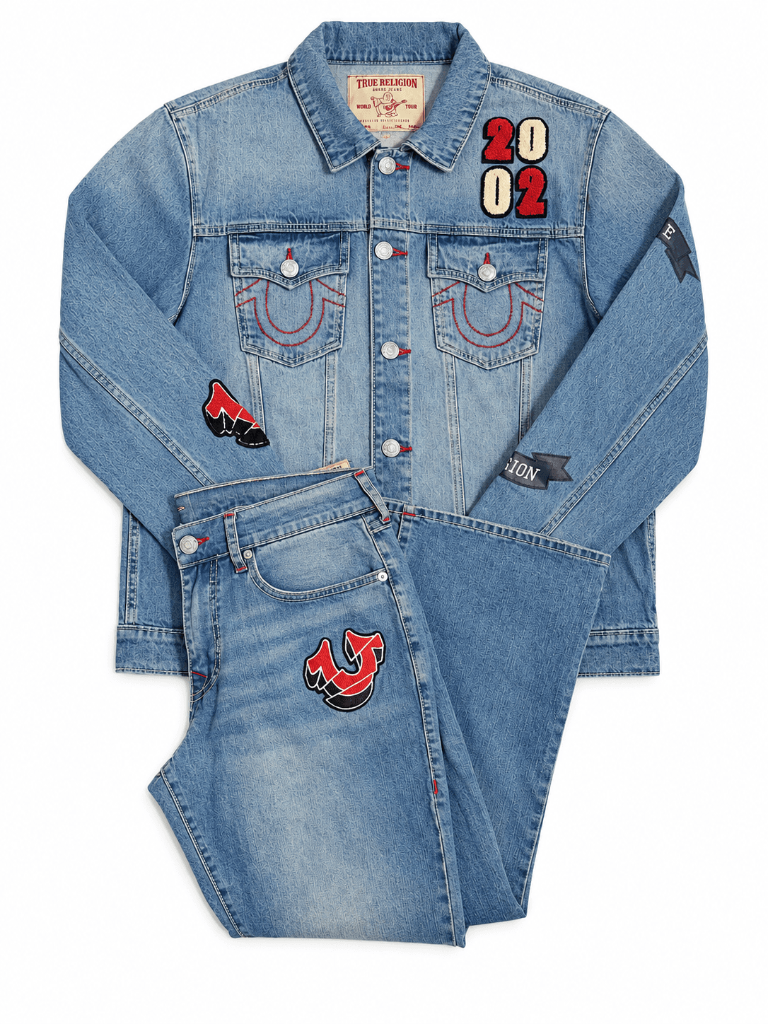 Conjunto chaqueta y jean True Religion con parches
